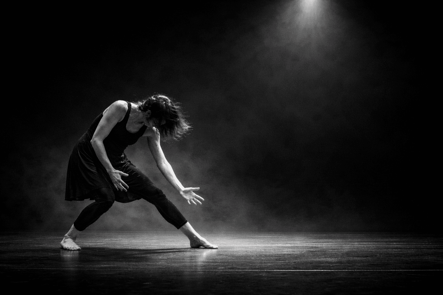 Improvisation performance — dramatic stage lighting